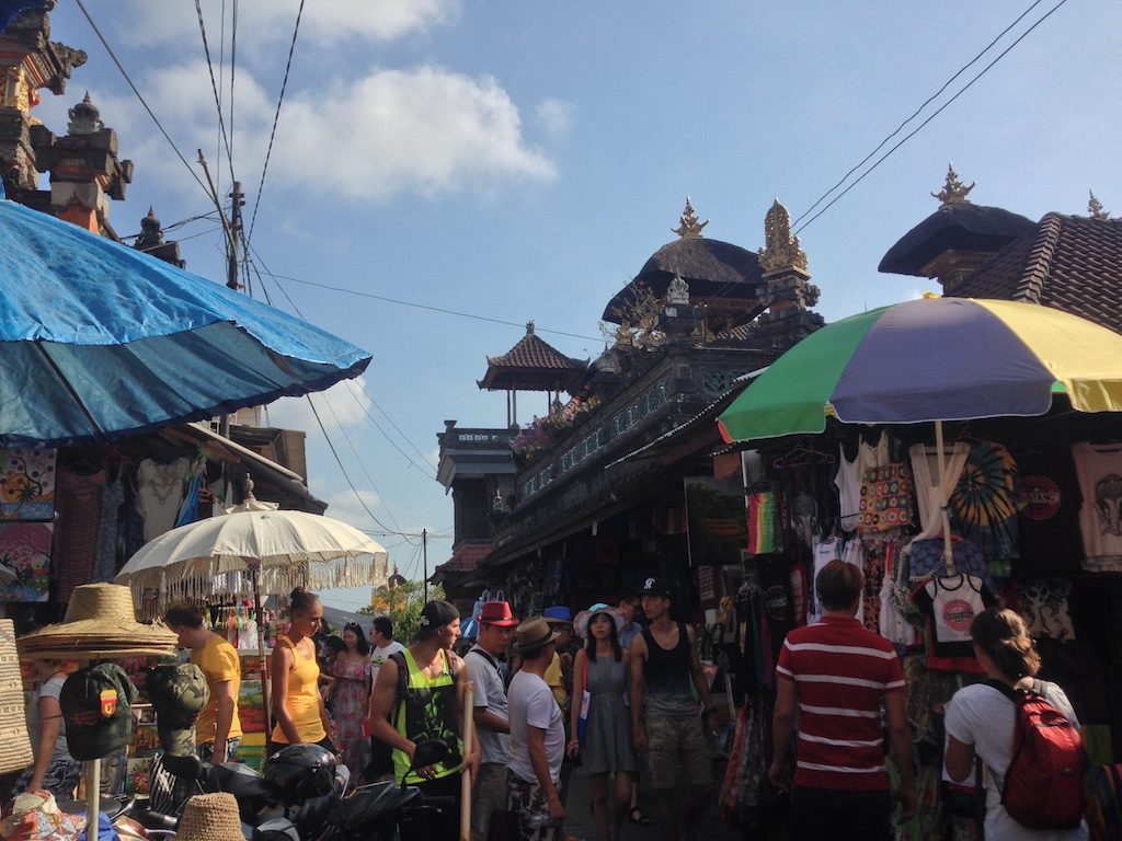 Suasana Pasar Ubud di sore hari