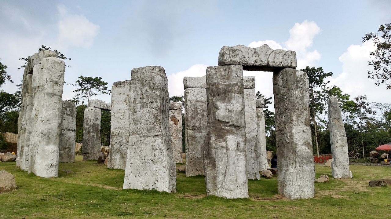 Stonehenge Merapi Jogja — Arif Setiawan