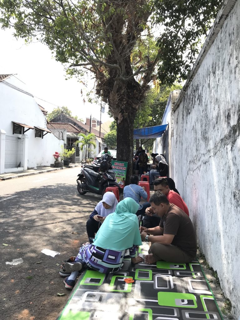 Selalu ramai