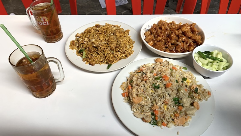 Nasi Goreng, Mie Goreng, Ayam Goreng Mentega, Es Teh