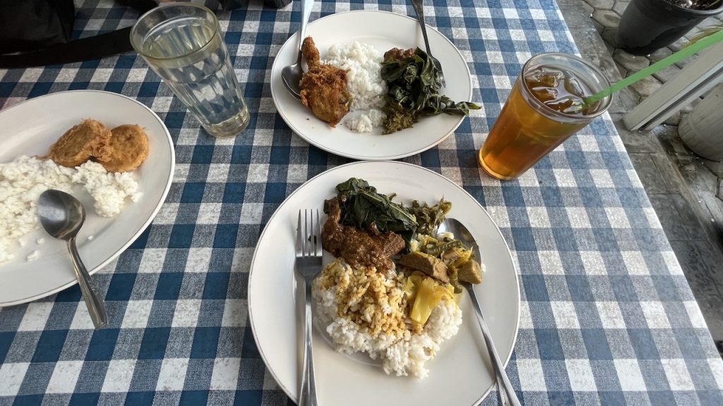 Nasi Rendang di Padang Djawa Magelang
