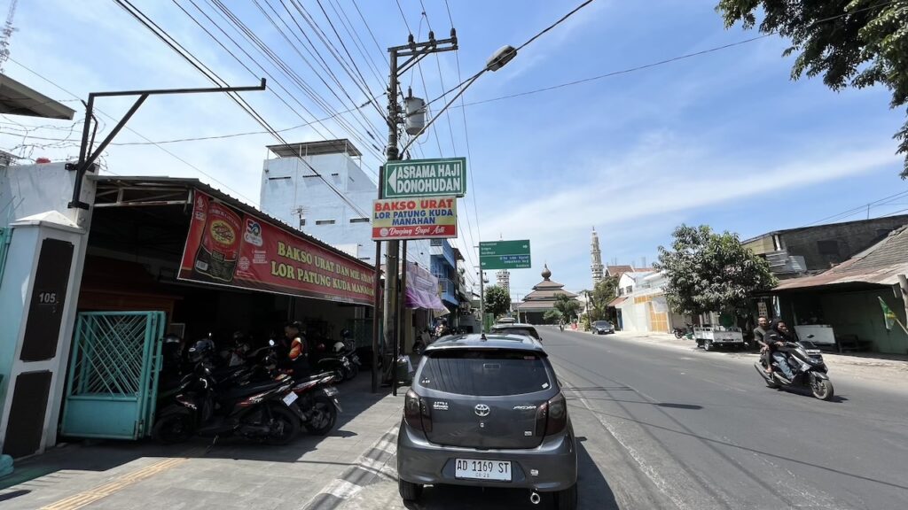 Bakso Urat Lor Patung Kuda Manahan