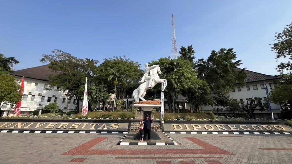 Rektorat Universitas Diponegoro Semarang